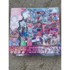 C-49 New Girls Disney Princess 13pc Cosmetic Set 6+ Kid Friendly